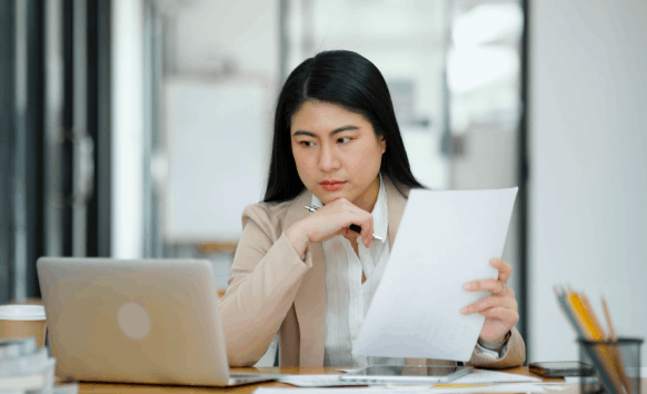 Translator working on Legal Document Translation Services in Miami offering affordable and quality solutions.