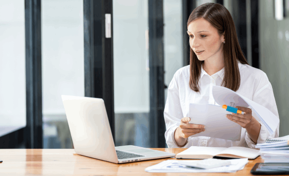 Customer using an ATA certified translation in Miami for business docs, ensuring global compliance and accurate translation.