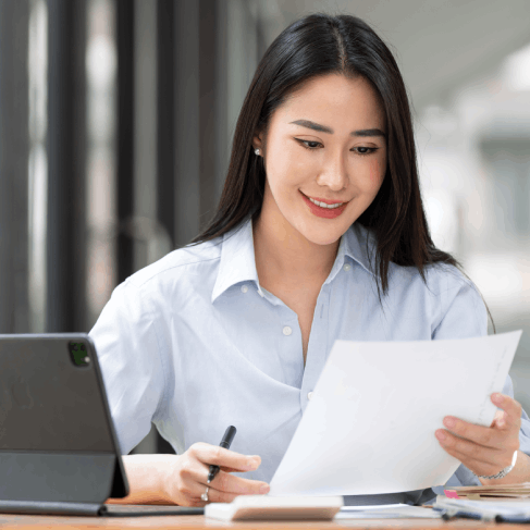 Customer benefiting from accurate Legal Document Translation Services in Miami for naturalization documents.