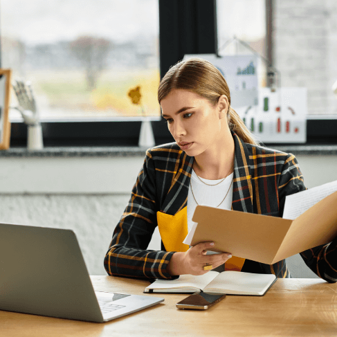 A certified translator providing expert translation services in Miami for Marriage Certificates, ensuring legal acceptance.